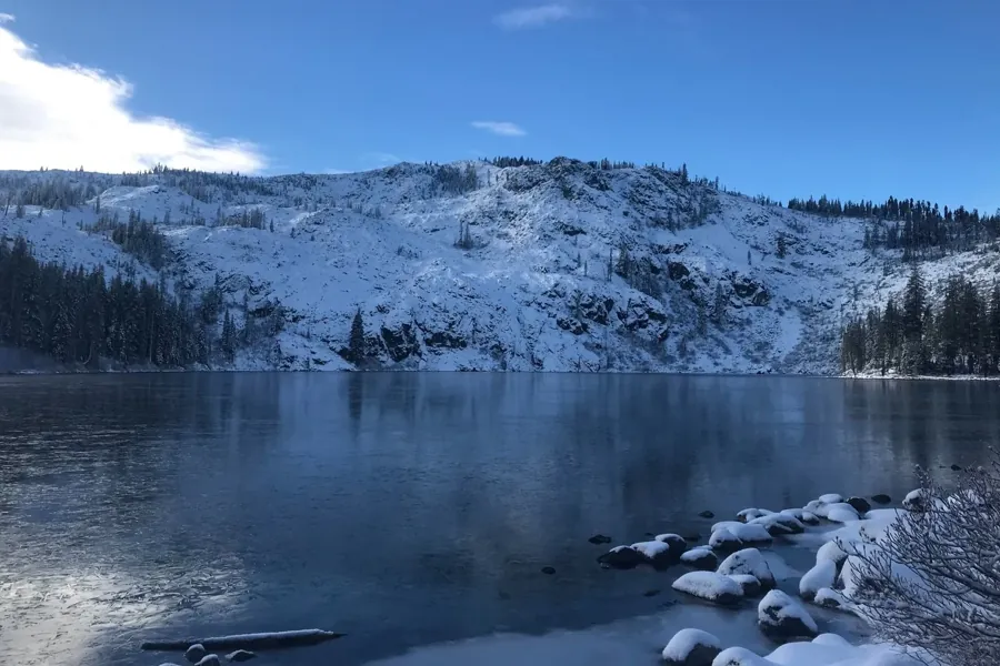 Snow around Castle Lake